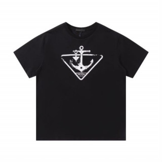 Prada Tee | Camiseta Prada